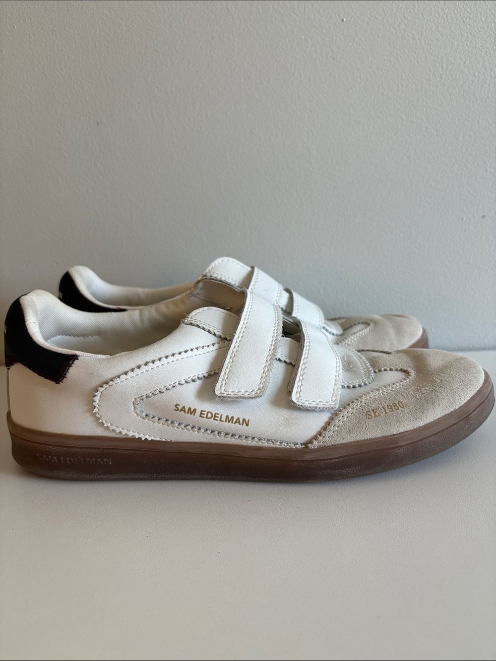 Sam Edelman White Leather Velcro Strap Sneakers Gum Sole Size 7.5